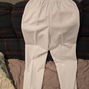 Briggs New York Women's White Trousers